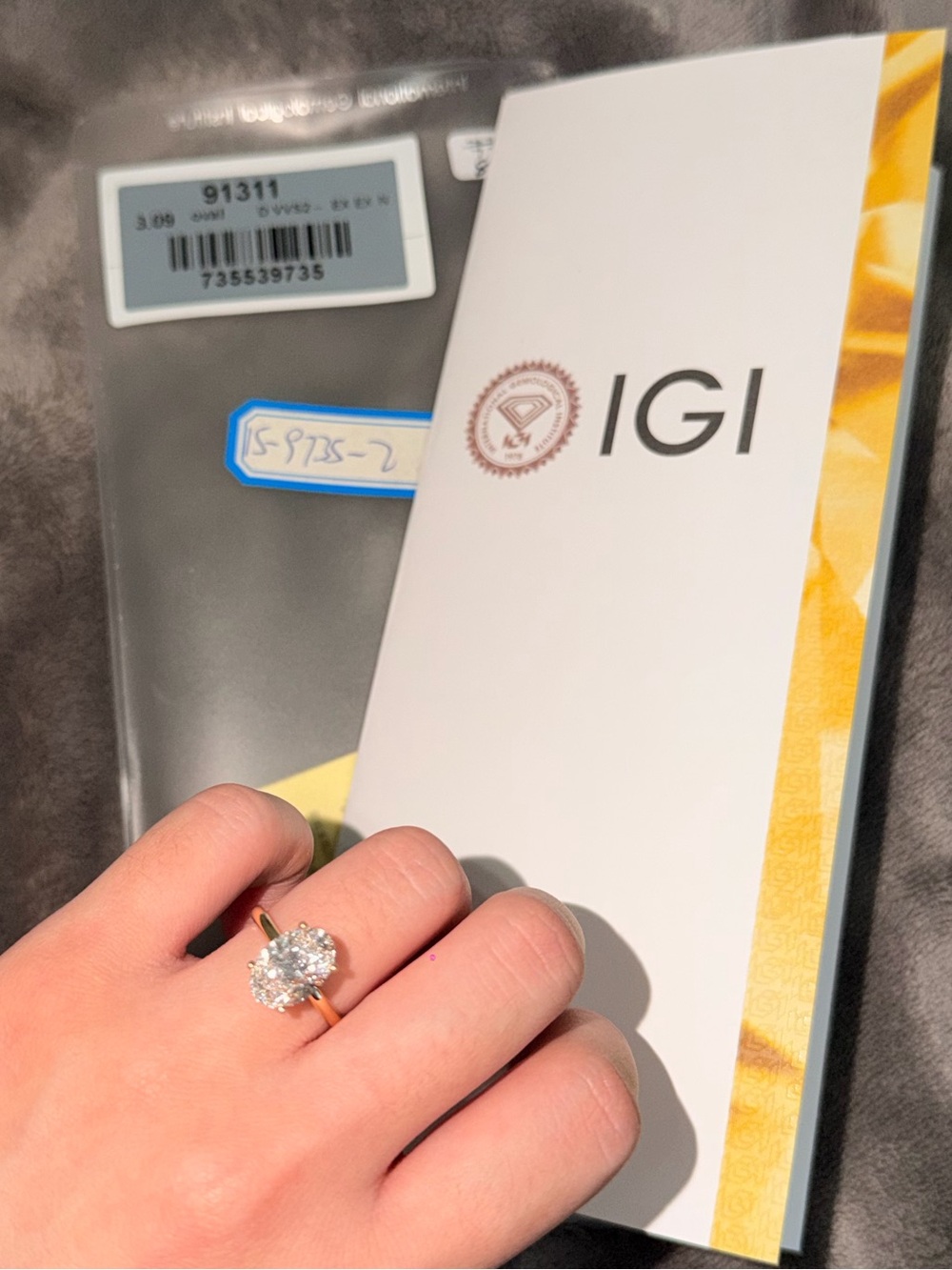 3.09 Carats diamond Gold Engagement Ring
